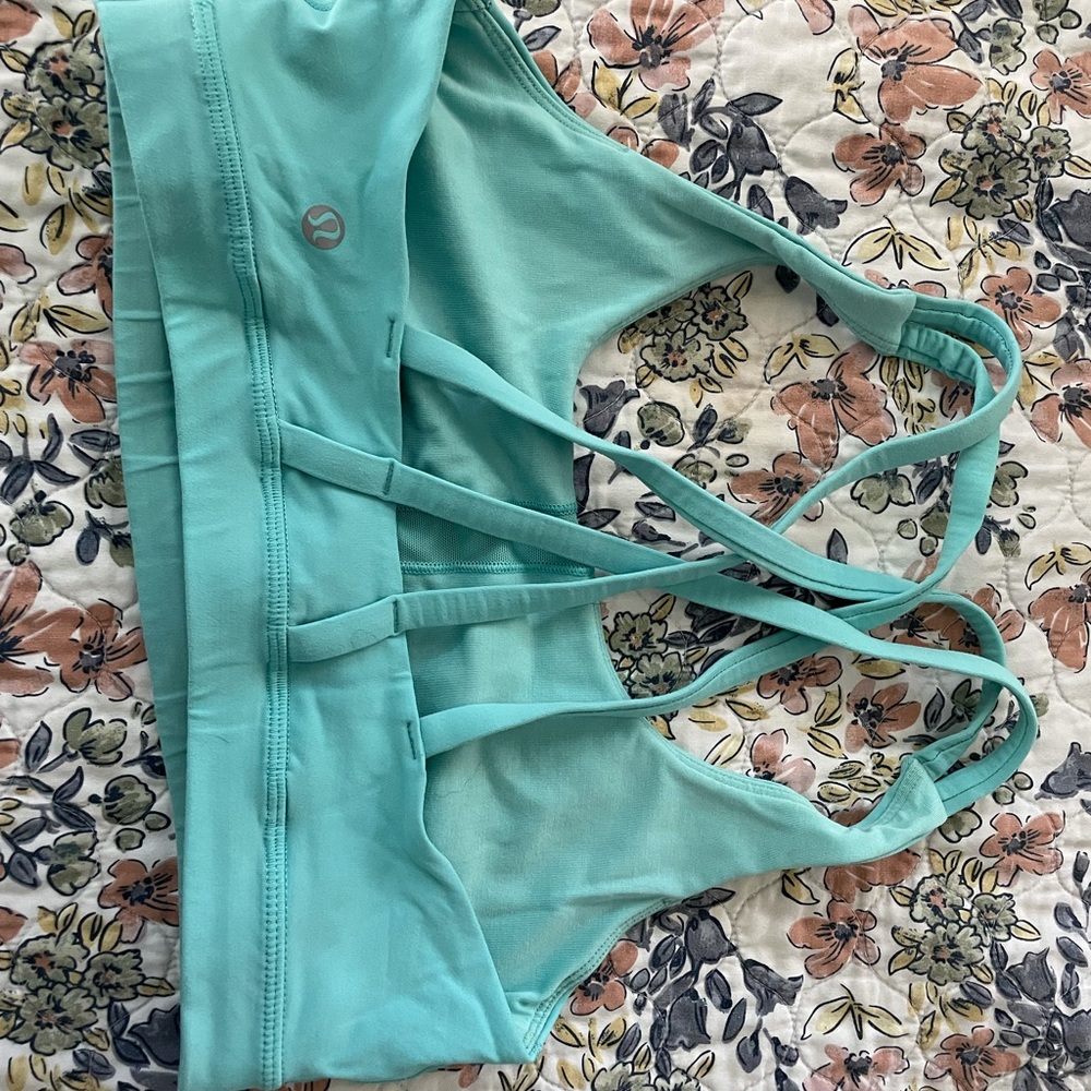 Lululemon energy bra size 8